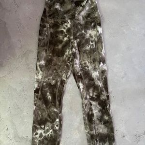 Lululemon Align HR 25” diamond dye green leggings, size 4